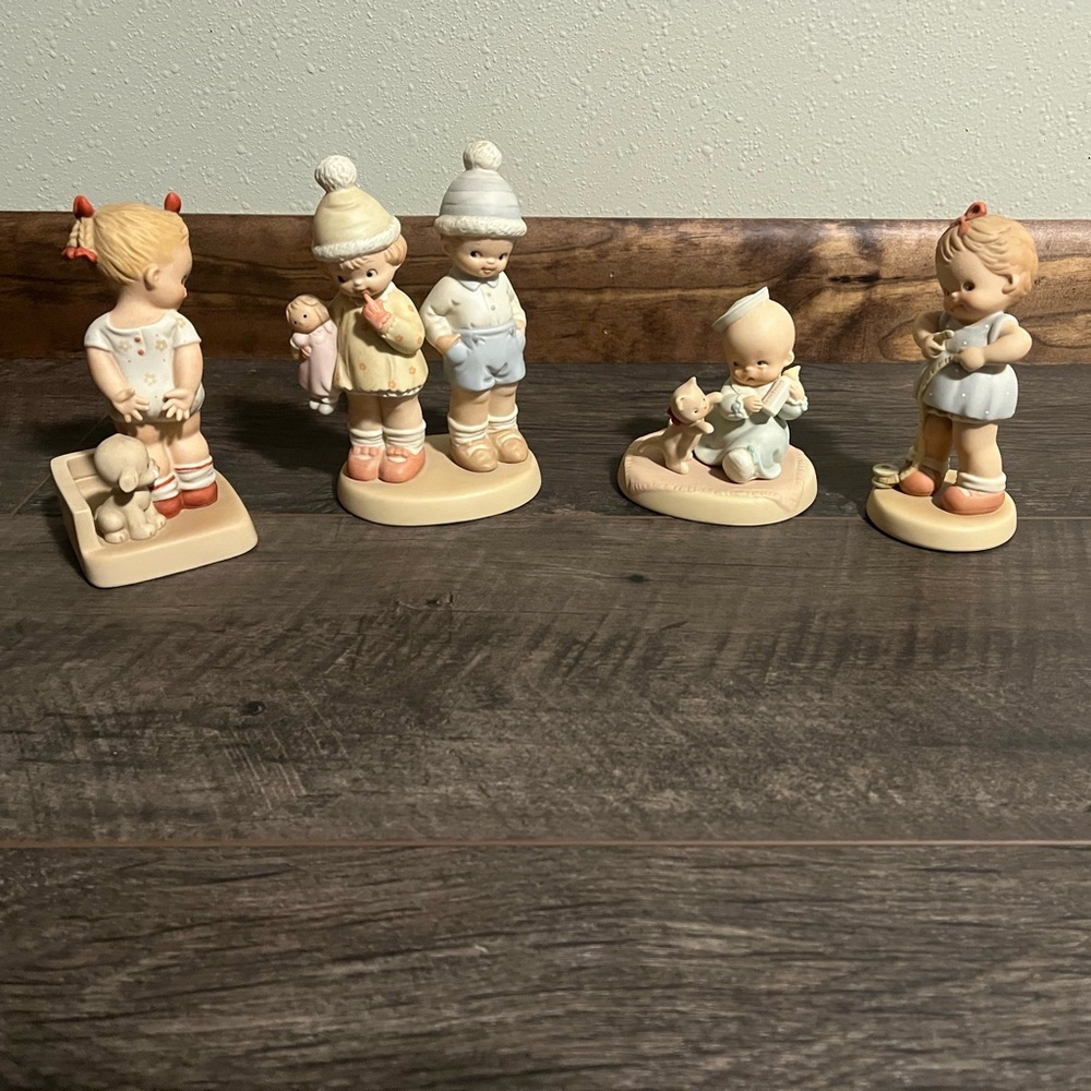 4 Memories of Yesterday figurines